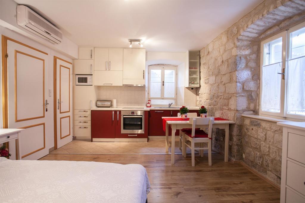 Apartment & Room Ursa Trogir Extérieur photo